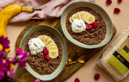 Фитнес рецепта: Протеинова каша с киноа с богат вкус на шоколад и банан